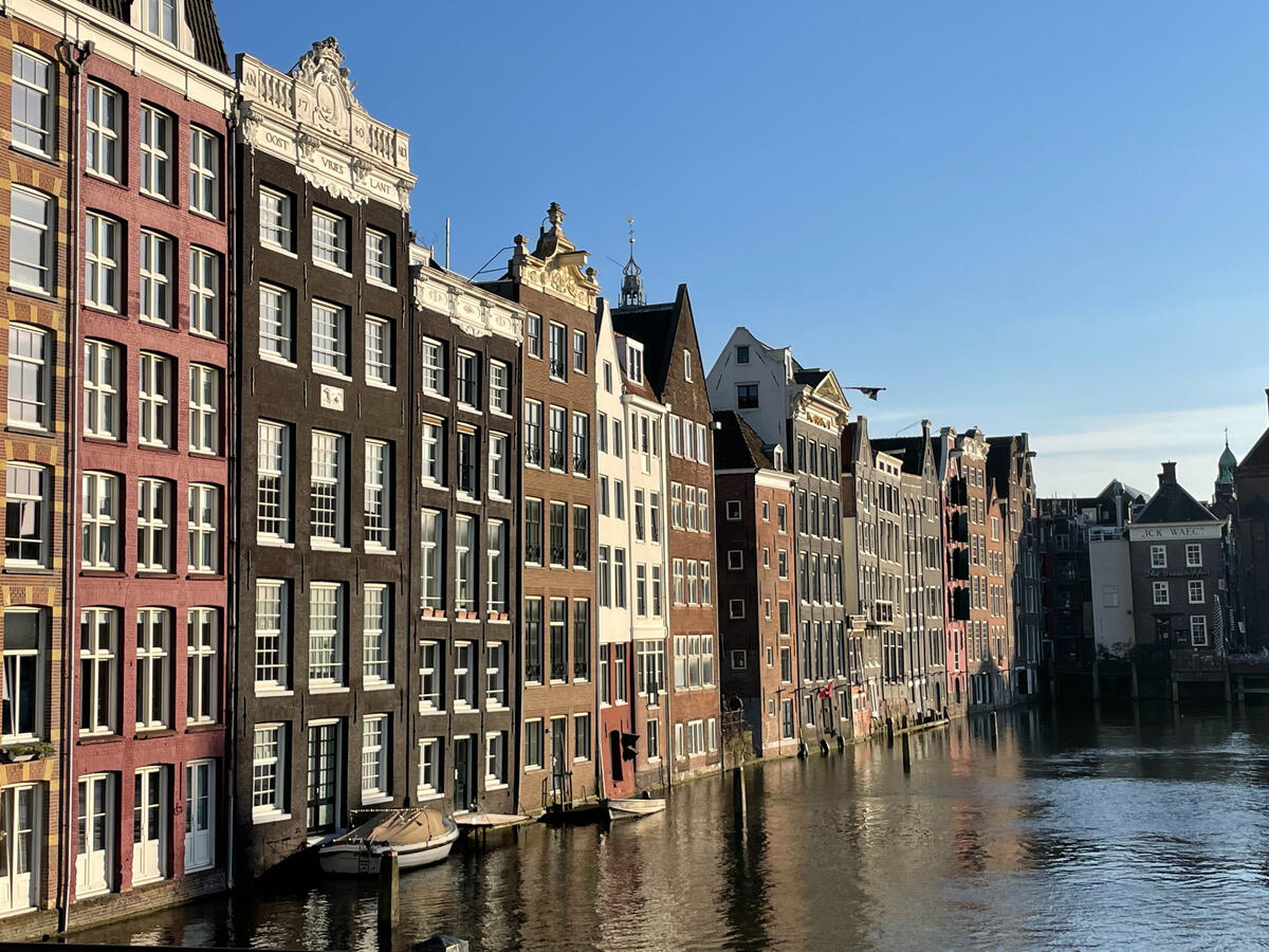 Untitled Tour Amsterdam - Damrak